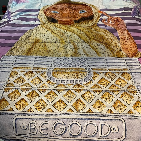 E.T. Be Good Quilted Comforter - Picture 2 of 8